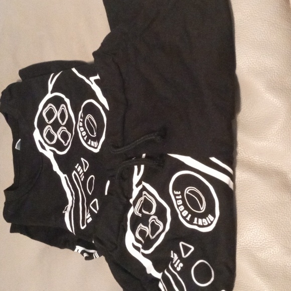 Short Set - Picture 4 of 5